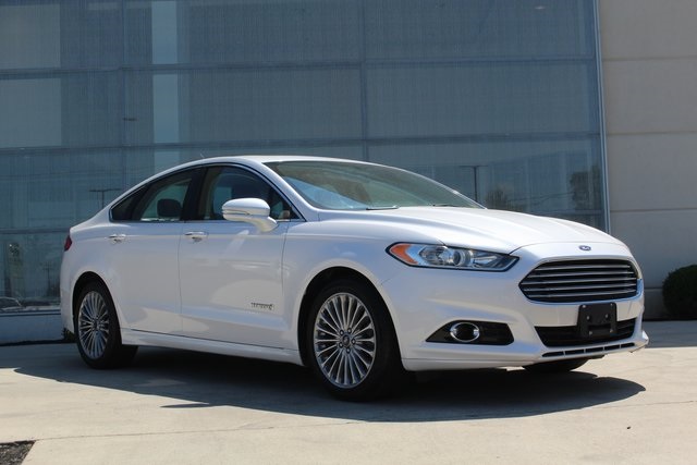 Ford fusion hybrid titanium